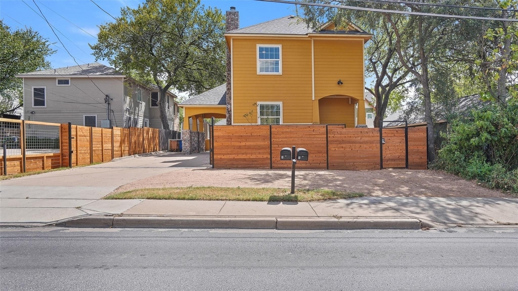 2931 E Martin Luther King Jr Blvd - Photo 2