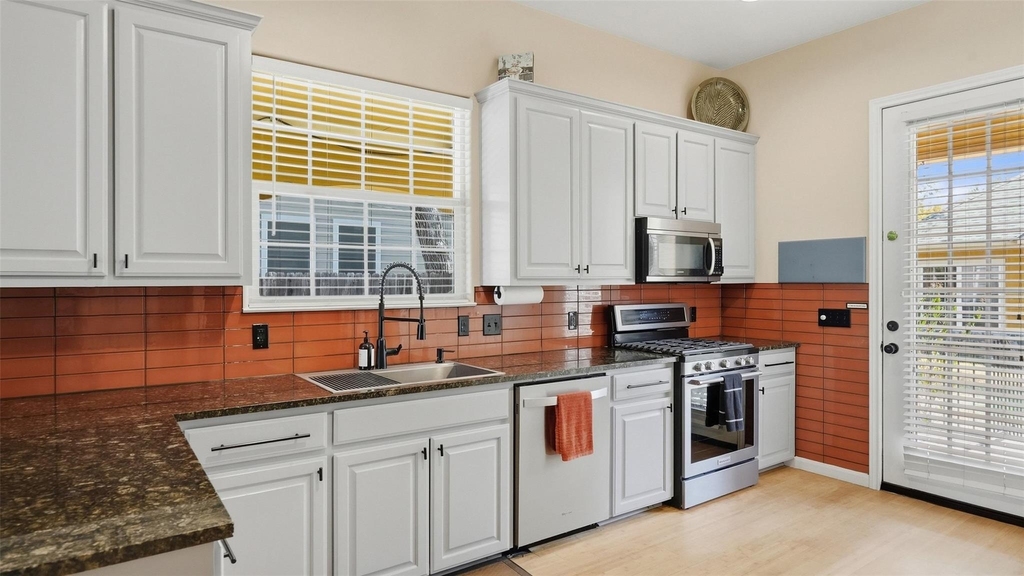 2931 E Martin Luther King Jr Blvd - Photo 12
