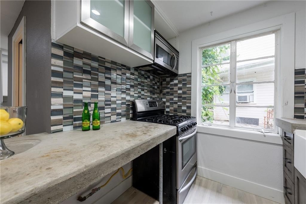 1212 Castle Hill St - Photo 20