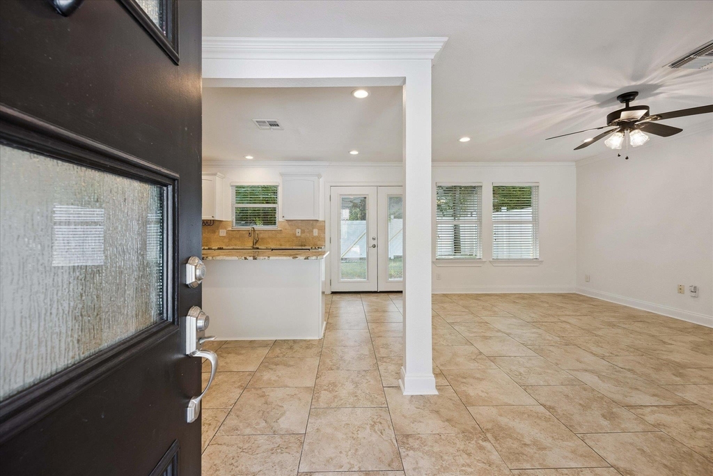 2005 Meadowridge Dr - Photo 3