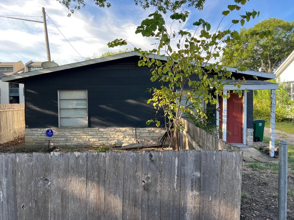 607 Nelray B Blvd - Photo 1