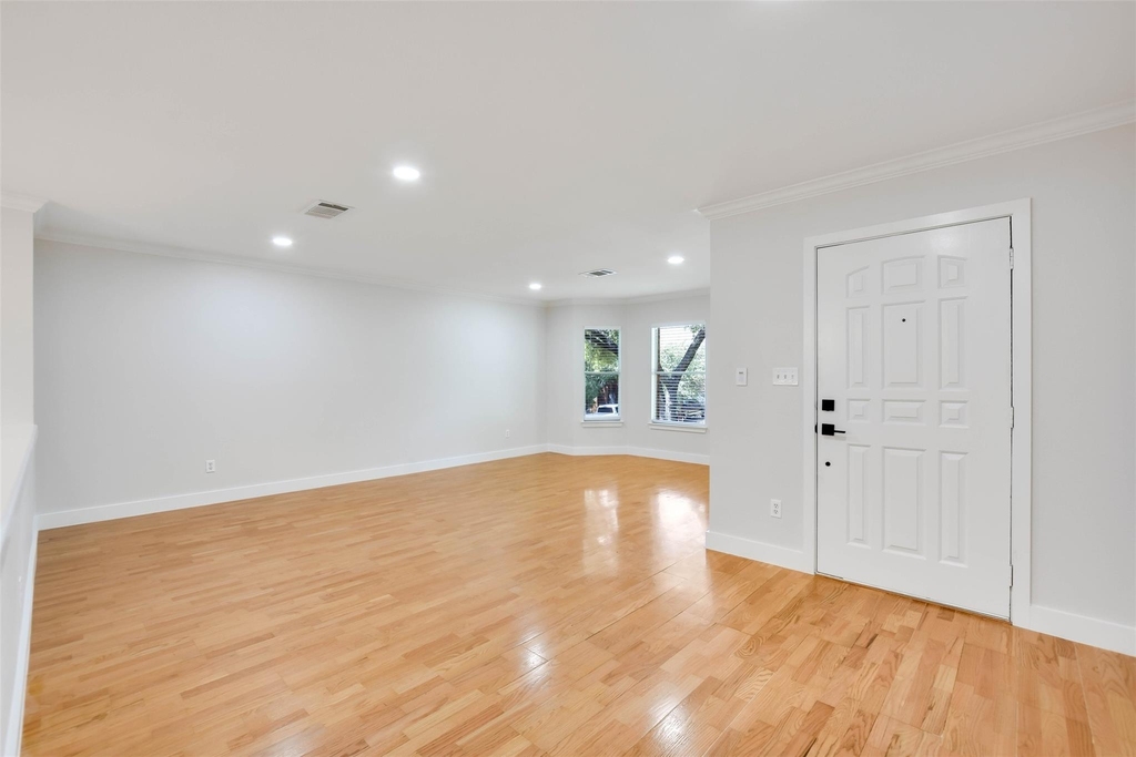 10903 Claywood Dr - Photo 2