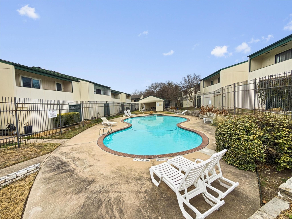 6718 Silvermine Dr - Photo 20