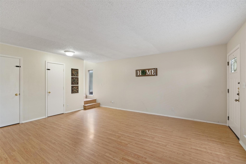 6718 Silvermine Dr - Photo 5