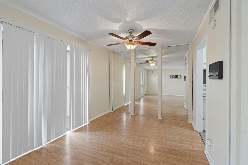 6718 Silvermine Dr - Photo 8