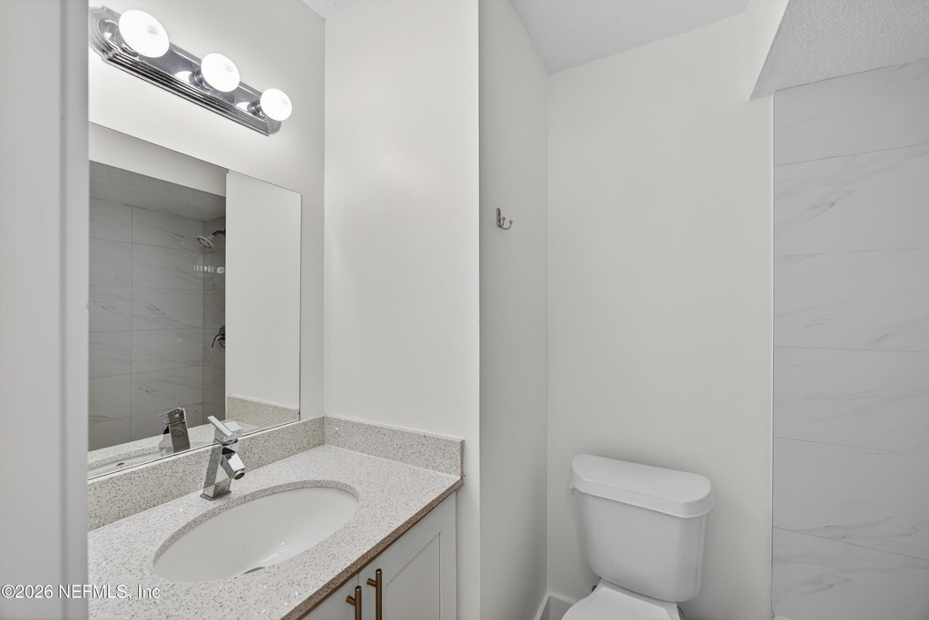 217 Carver Street W - Photo 17