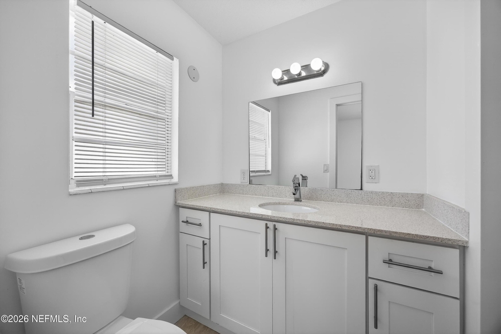 217 Carver Street W - Photo 28