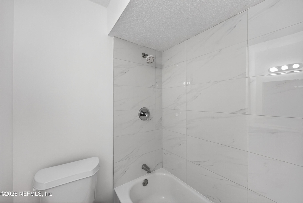 217 Carver Street W - Photo 18