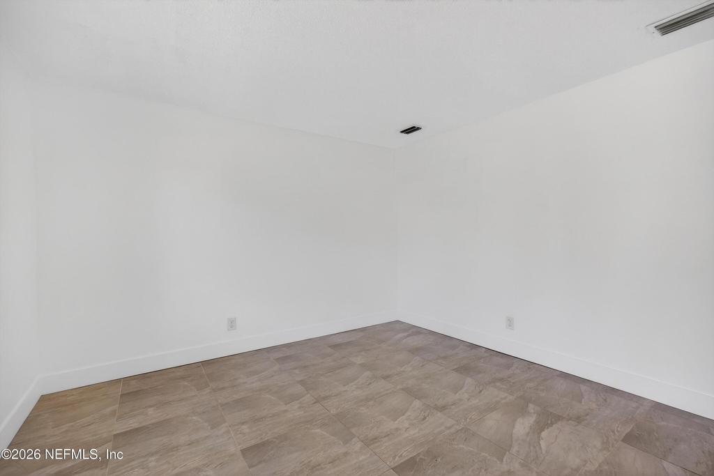 217 Carver Street W - Photo 24