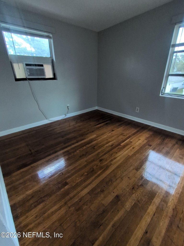 1145 W 25th Street - Photo 3