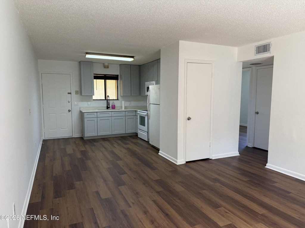 5243 Westchase Court - Photo 0