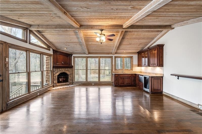 2468 Ridgeway Drive - Photo 5