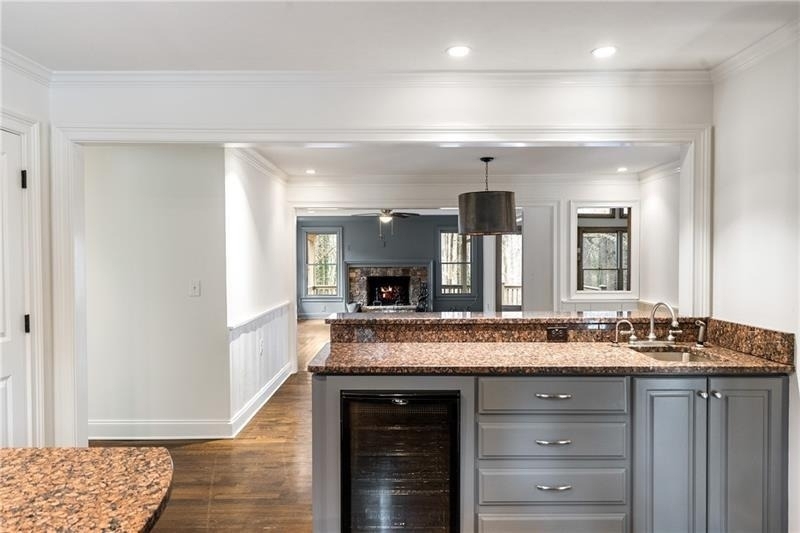2468 Ridgeway Drive - Photo 7
