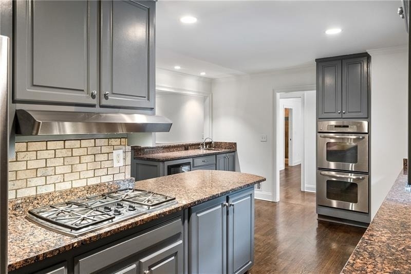 2468 Ridgeway Drive - Photo 10