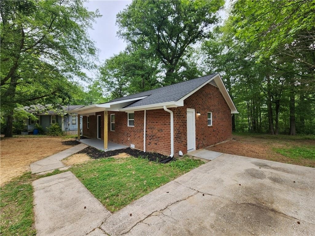 723 W Creek Circle - Photo 1
