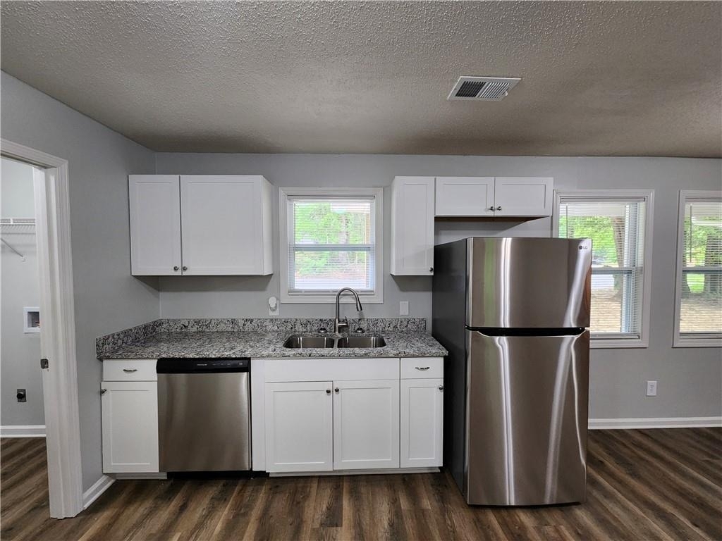 723 W Creek Circle - Photo 2