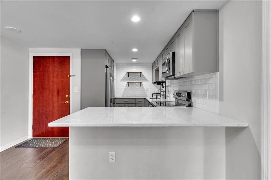 199 14th Street Ne - Photo 1
