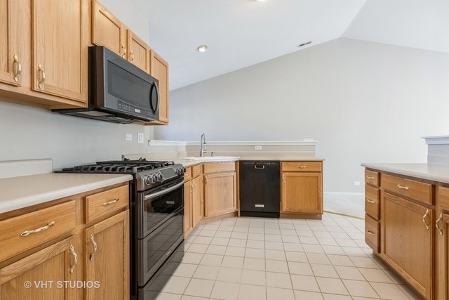 1006 Parkhill Circle - Photo 3