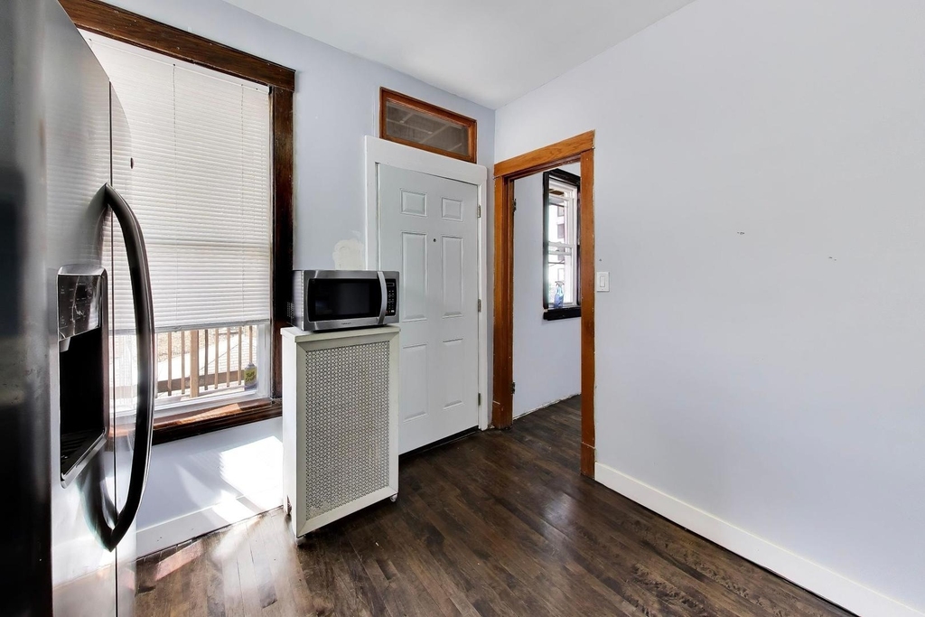 4740 N Drake Avenue - Photo 13