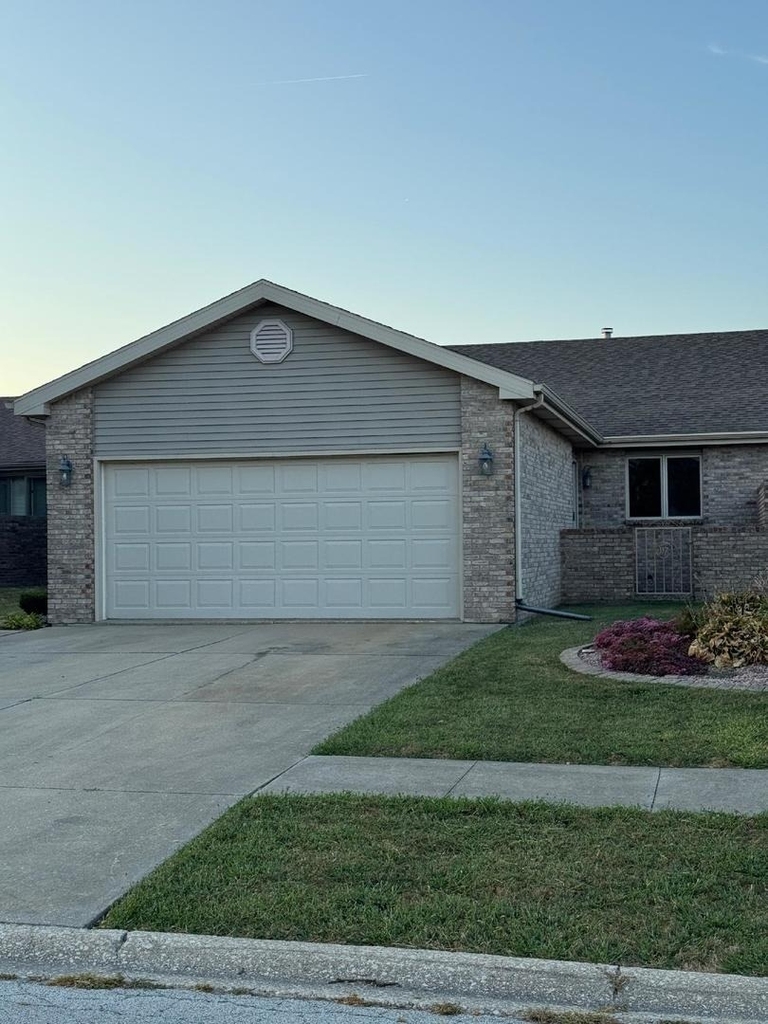 117 Dartmouth Drive - Photo 0