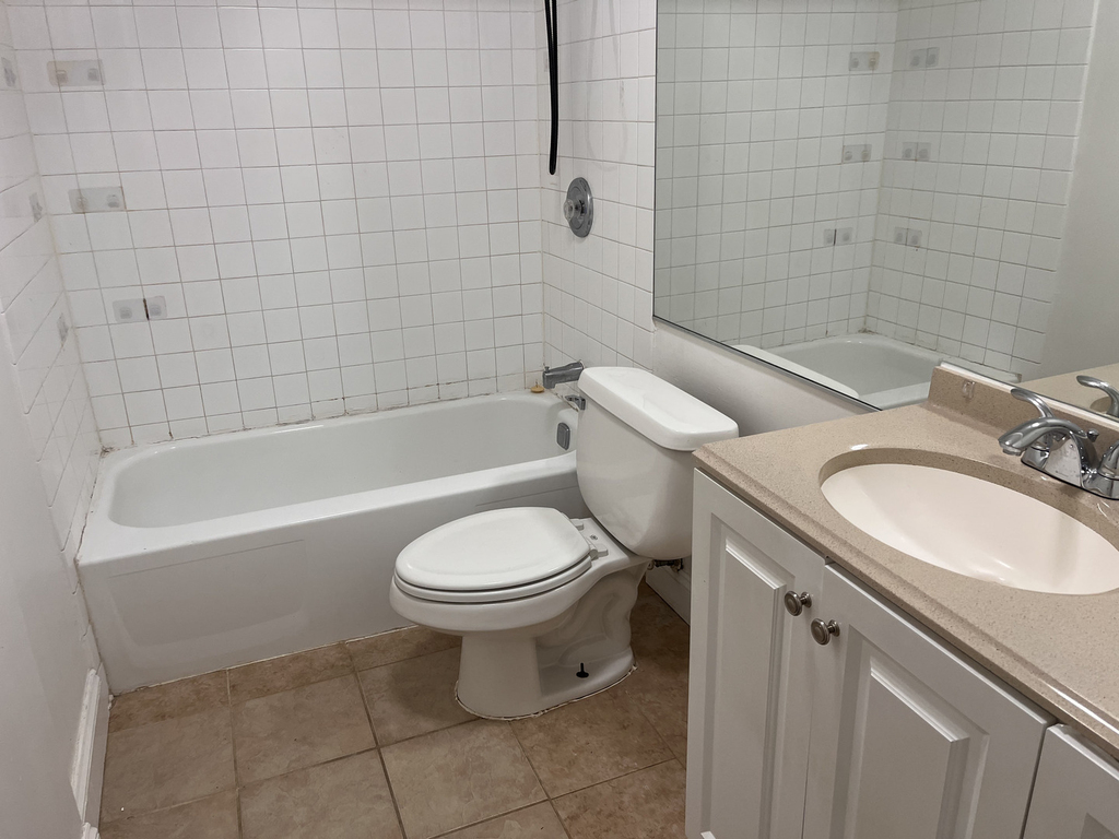 1289 Court E Court - Photo 8