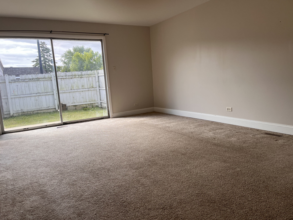 1289 Court E Court - Photo 1