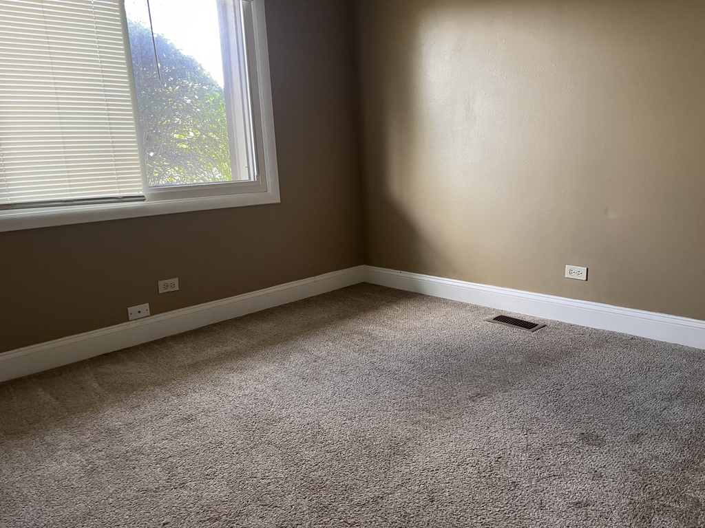 1289 Court E Court - Photo 7