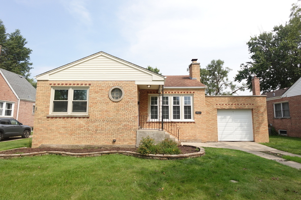 18637 S Highland Avenue - Photo 1