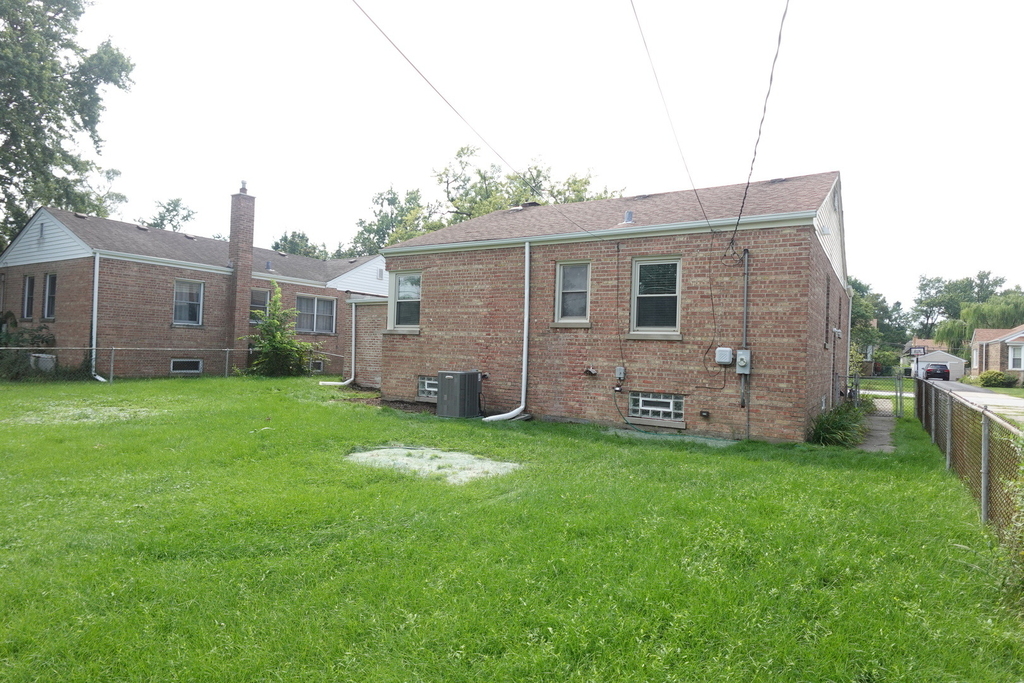 18637 S Highland Avenue - Photo 3