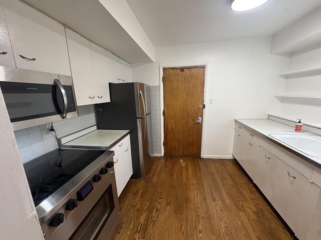 5136 S Blackstone Avenue - Photo 2