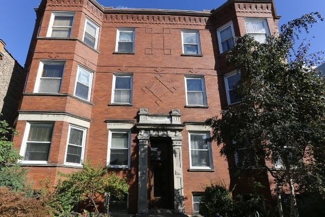 833 N Rockwell Street - Photo 0