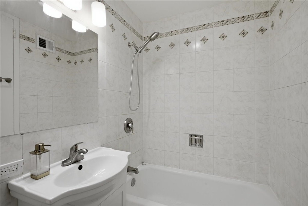 601 E 32nd Street - Photo 6