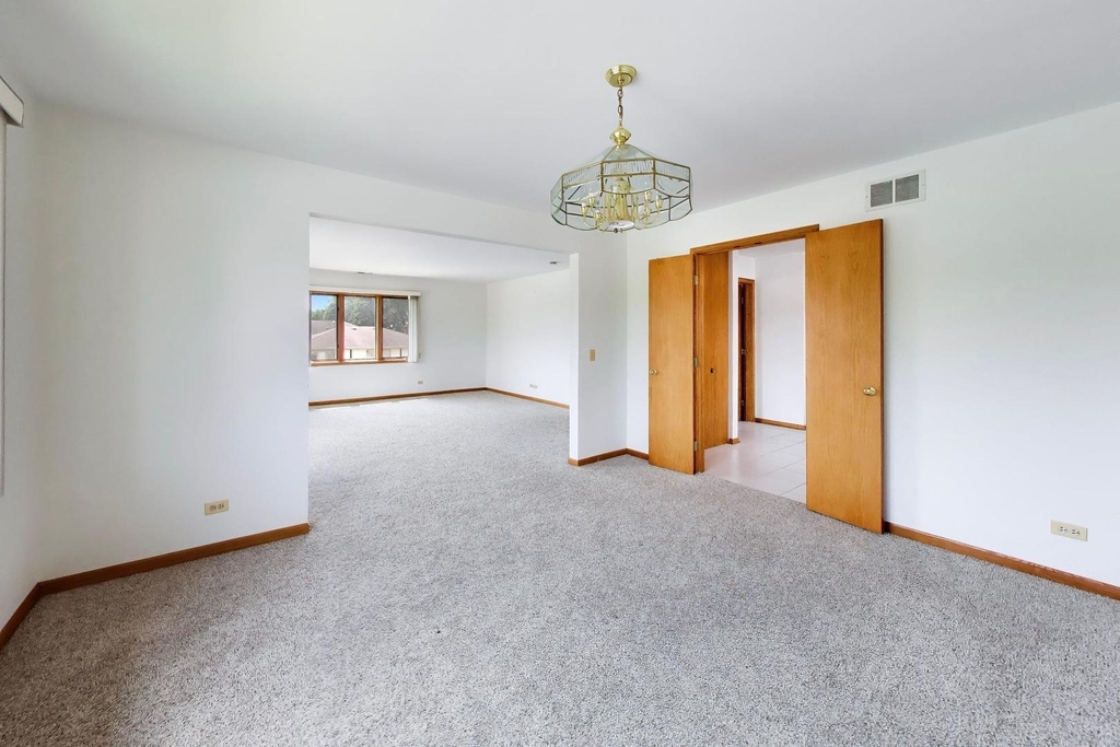 920 N Northwest Highway - Photo 12