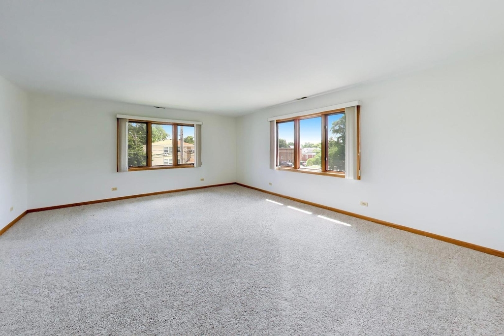 920 N Northwest Highway - Photo 5