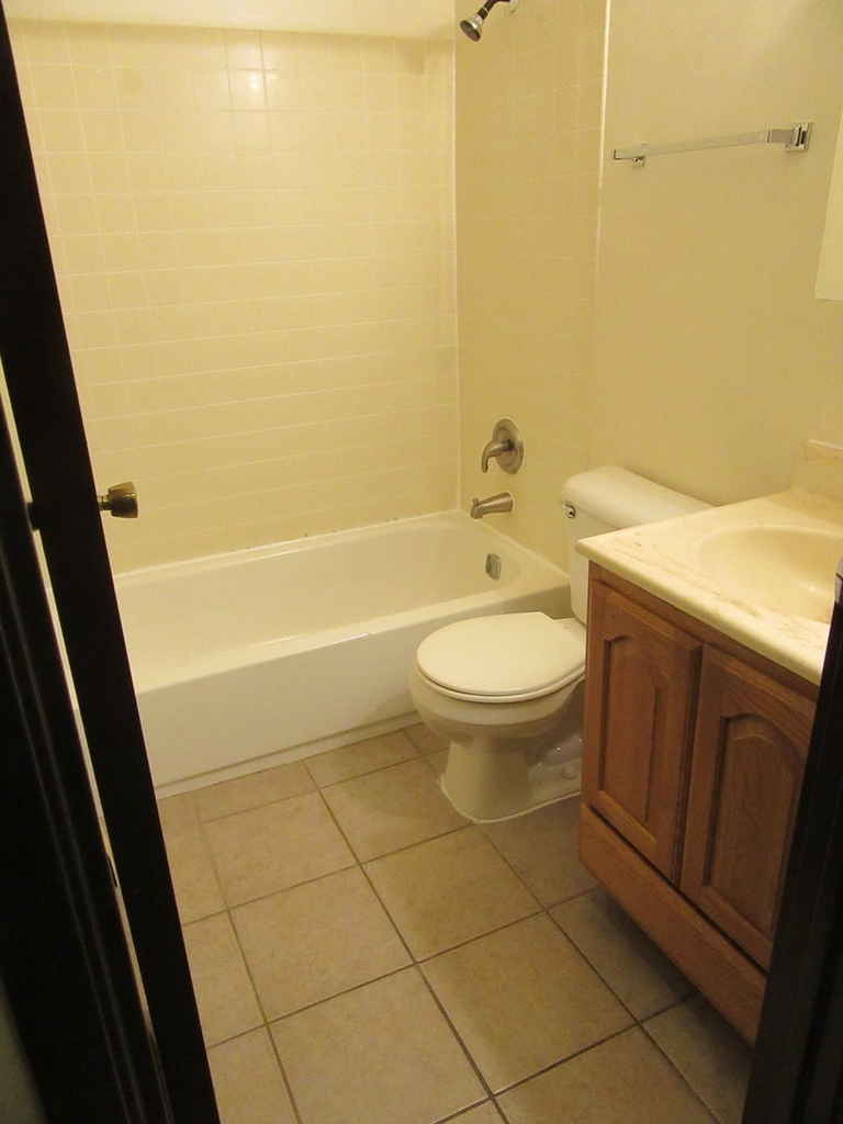 135 Pickwick Drive - Photo 12