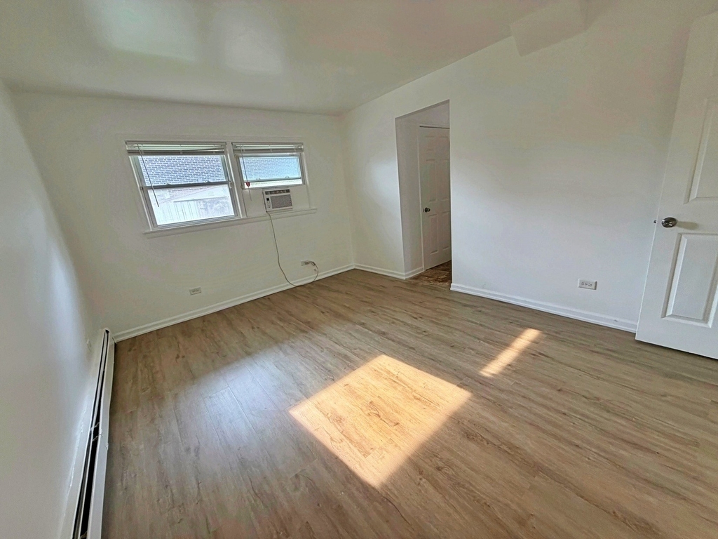 14500 Cottage Grove Avenue - Photo 8