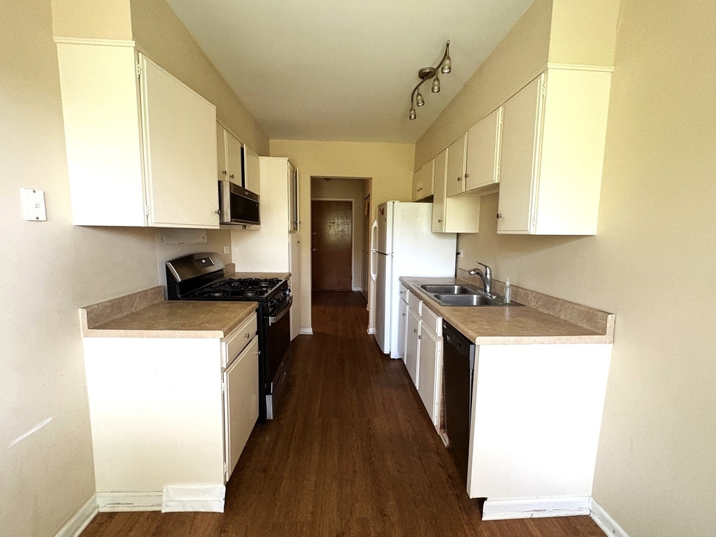 1311 S Finley Road - Photo 4