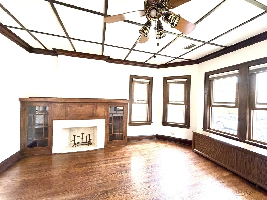 2936 N Kostner Avenue - Photo 2