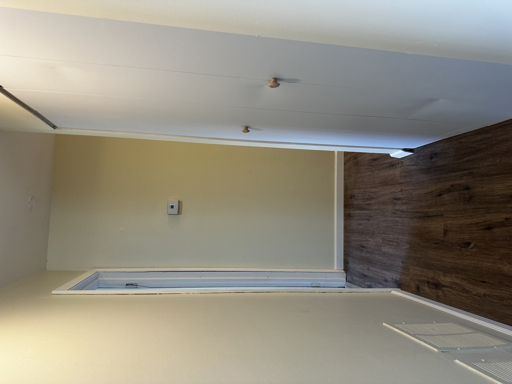451 James Court - Photo 4