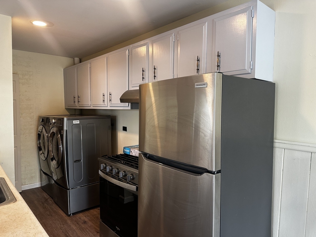 451 James Court - Photo 5