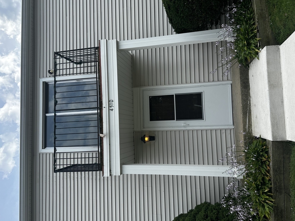 451 James Court - Photo 1