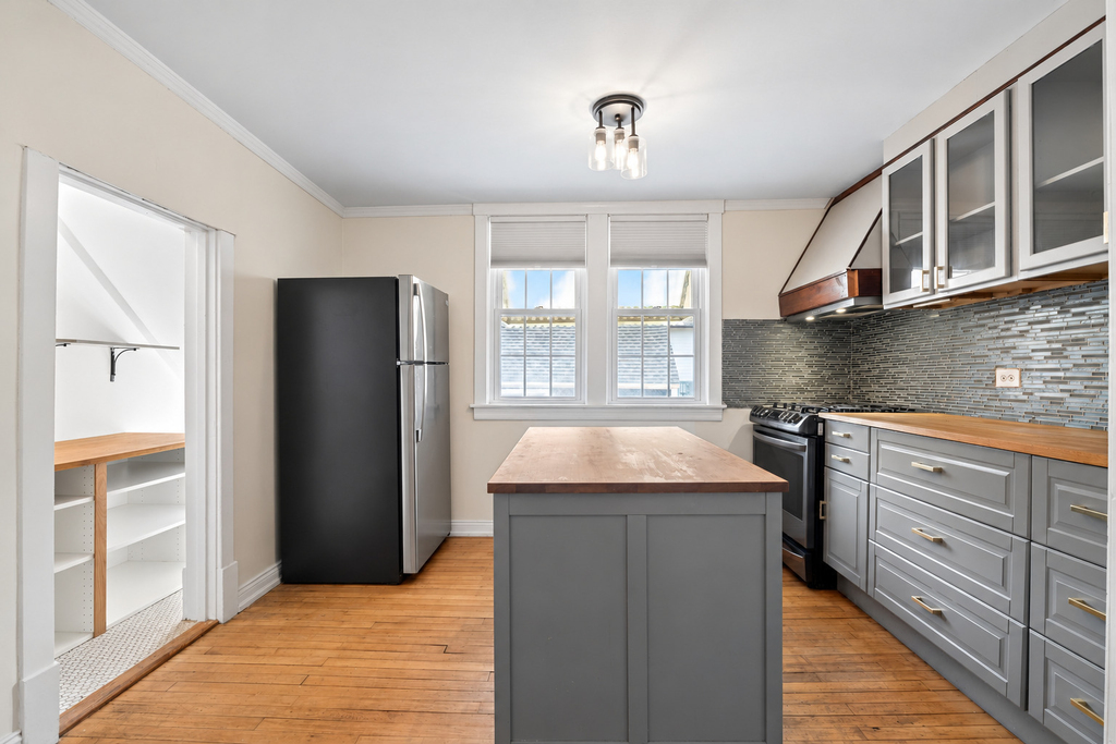 3542 N Albany Avenue - Photo 4