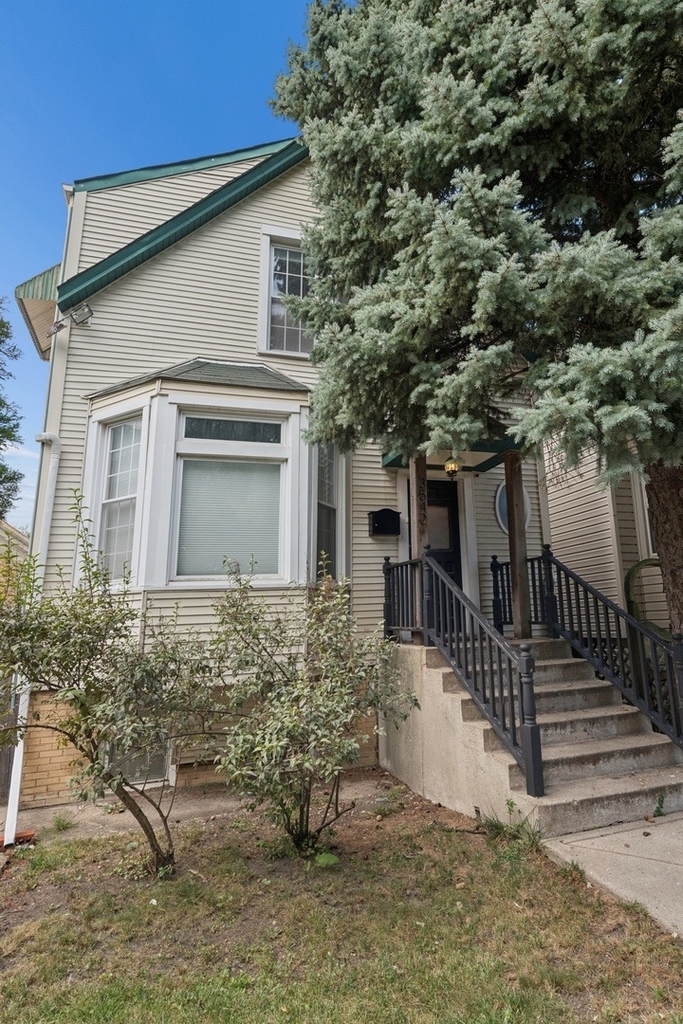 3542 N Albany Avenue - Photo 0