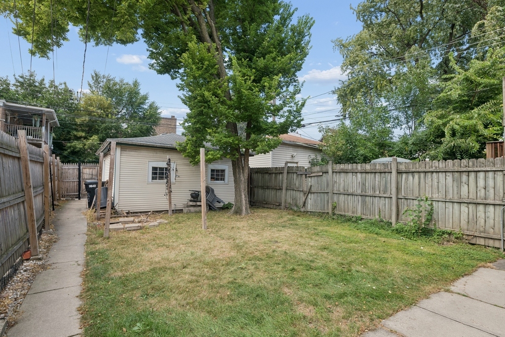 3542 N Albany Avenue - Photo 15