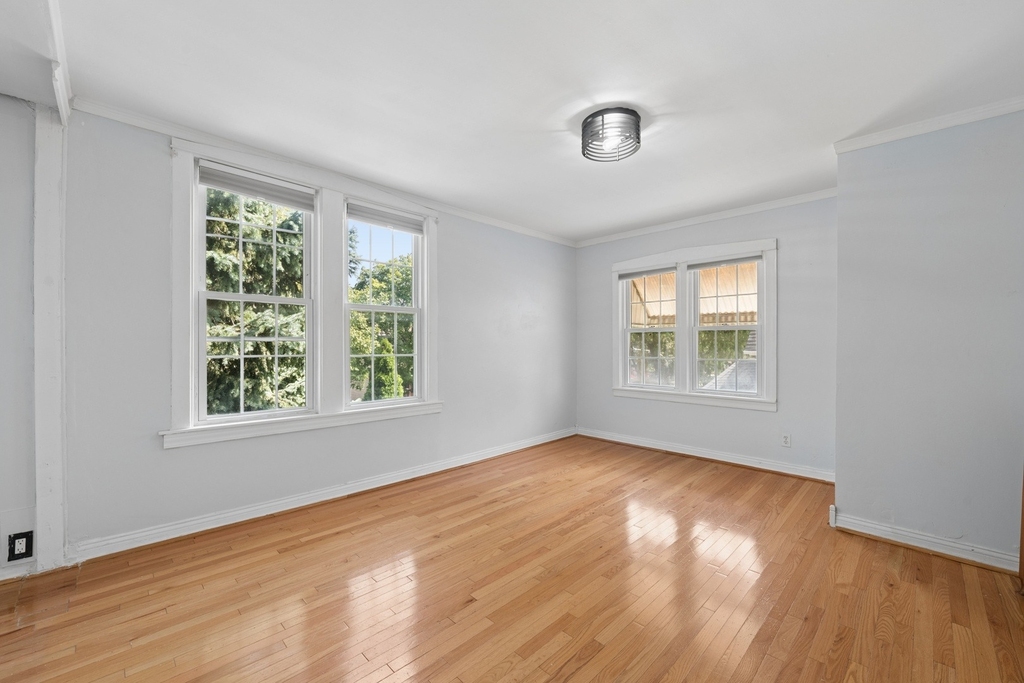 3542 N Albany Avenue - Photo 2