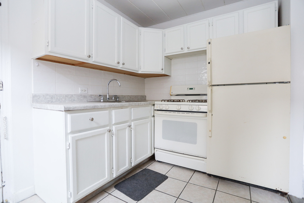 5649 N Christiana Avenue - Photo 3