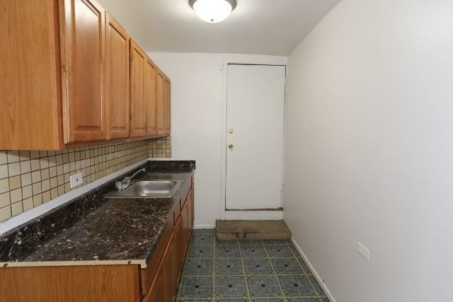 4513 N Malden Street - Photo 1