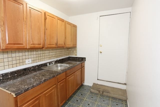 4513 N Malden Street - Photo 2