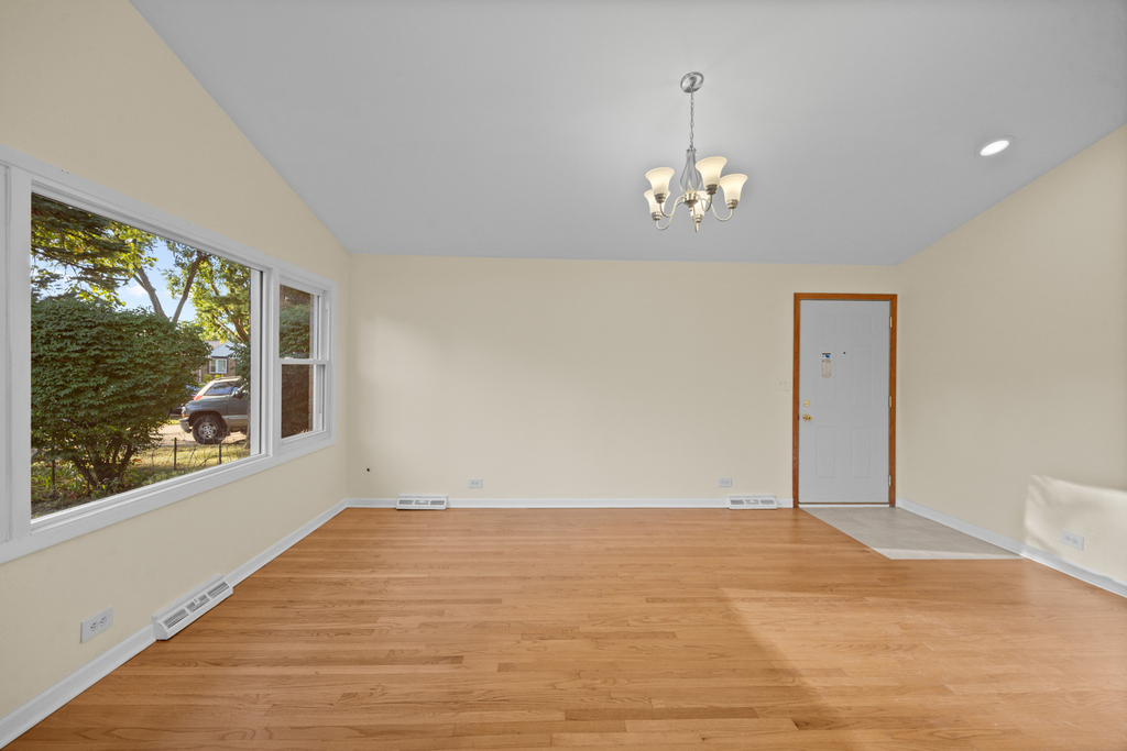 9752 Tripp Avenue - Photo 2