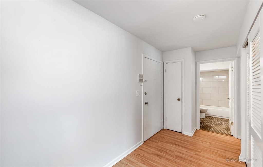 1610 W Jarvis Avenue - Photo 2
